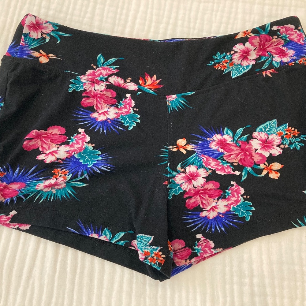 Hot kiss medium stretchy shorts